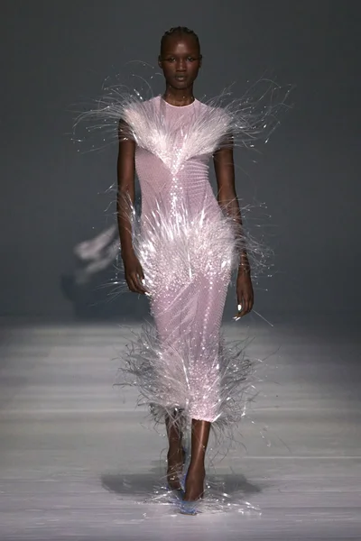 Look 25